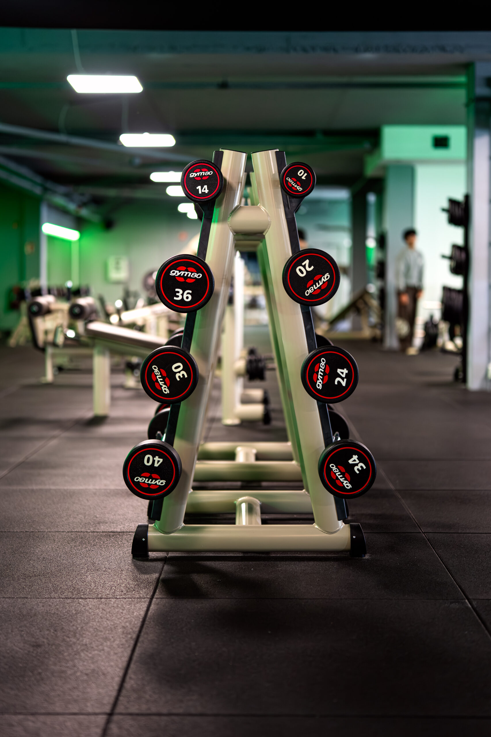Trainingsvloer en krachtapparatuur bij RGYM