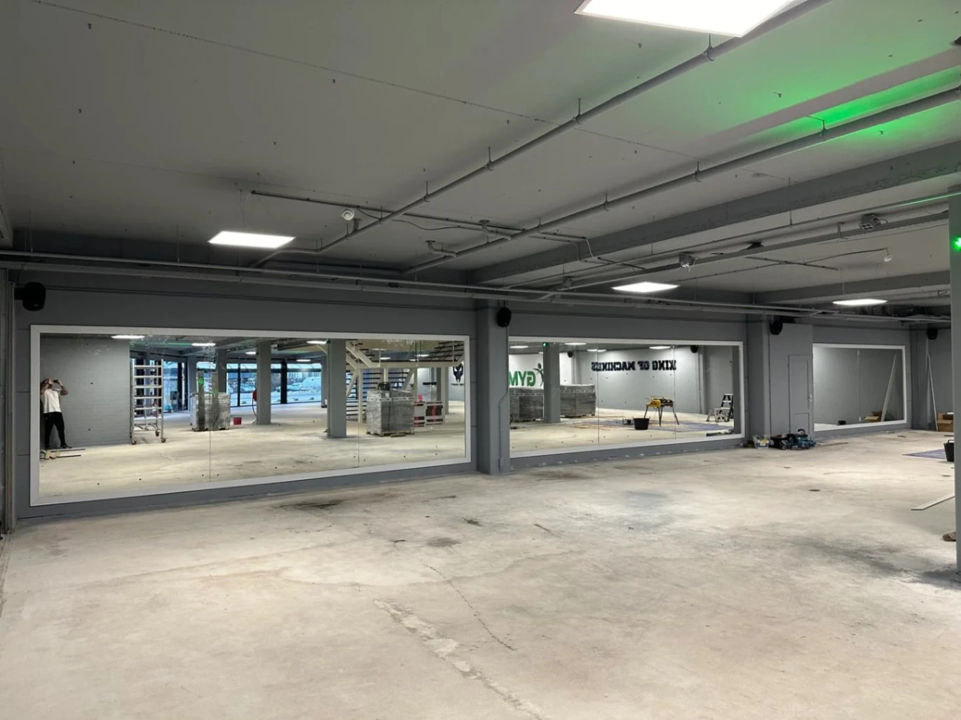 Nieuwe apparatuur tijdens de uitbreiding van RGym