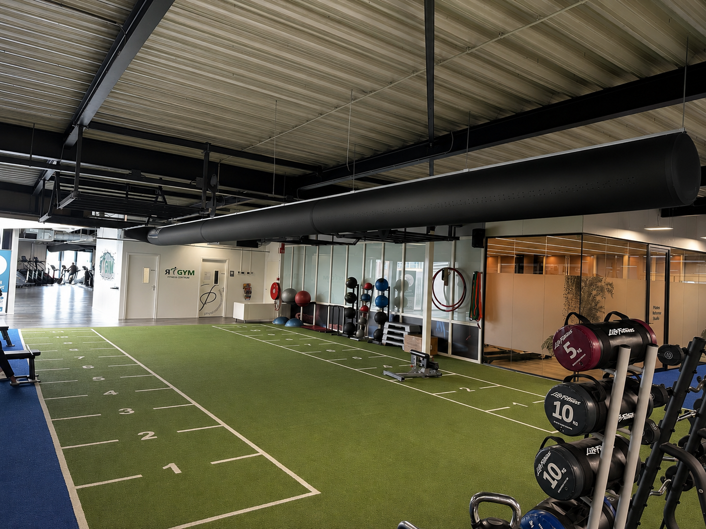 Technogym trainingsruimte binnen RGYM